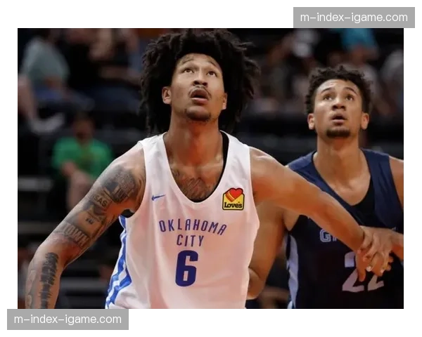 杰林威廉姆斯尚帕尼篮下卡位升级 裁判回看录像后做出驱逐决定